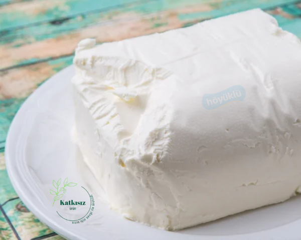 Yağlı Yumuşak Sürülebilir İnek Peyniri 600 Gr